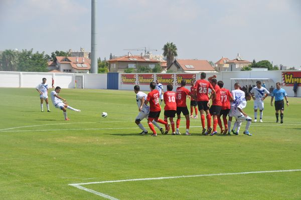  بالصور: خسارة بيتية لفريق أبناء اللد أمام فريق هبوعيل القدس بنتيجة 2-1